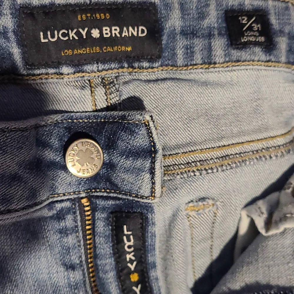 *SOLD OUT* Lucky Jeans - Picture 3 of 9